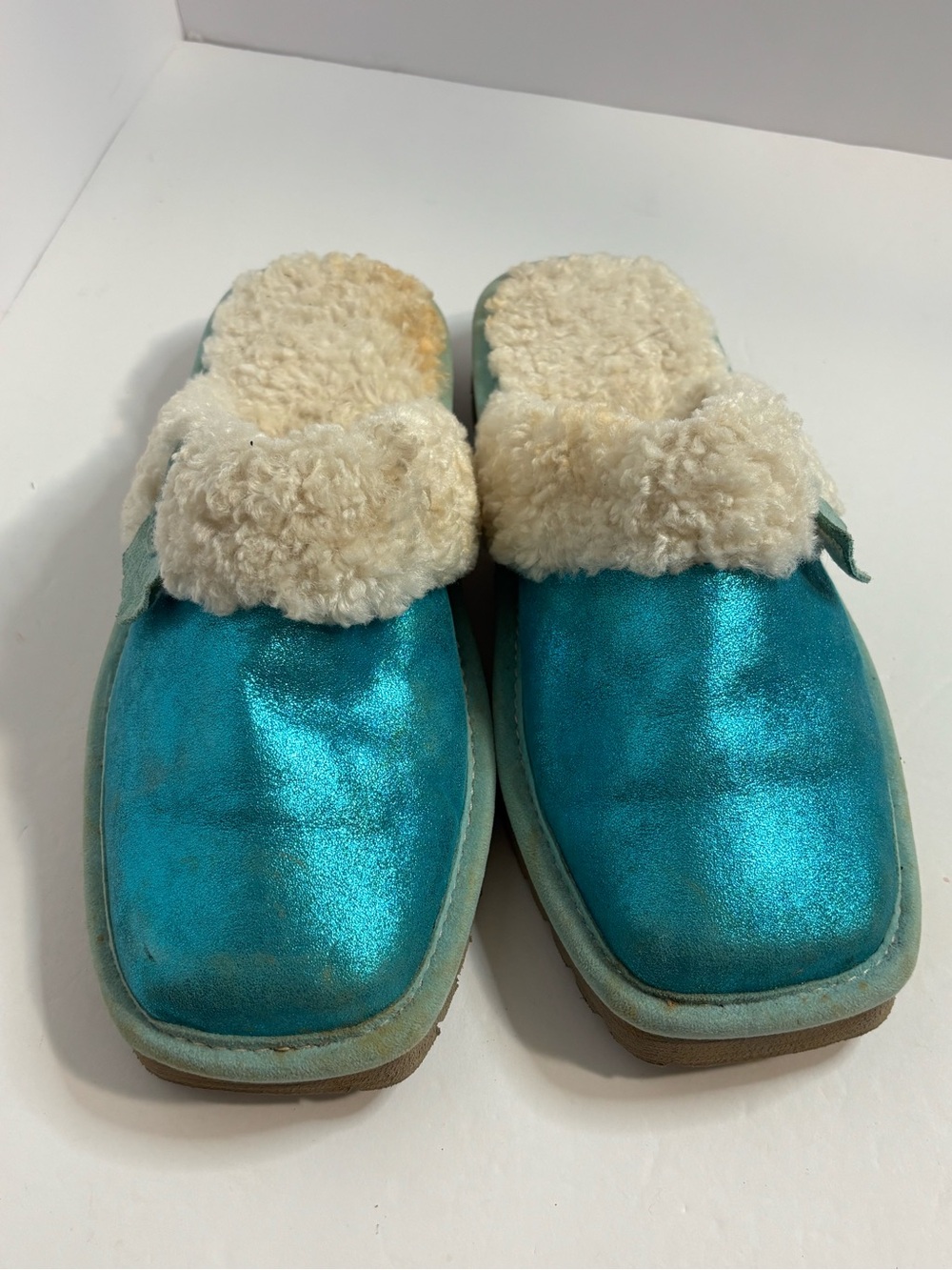 Ariat Metallic Teal Slip-On Shearling Slippers Sz 6 Has Small Stain